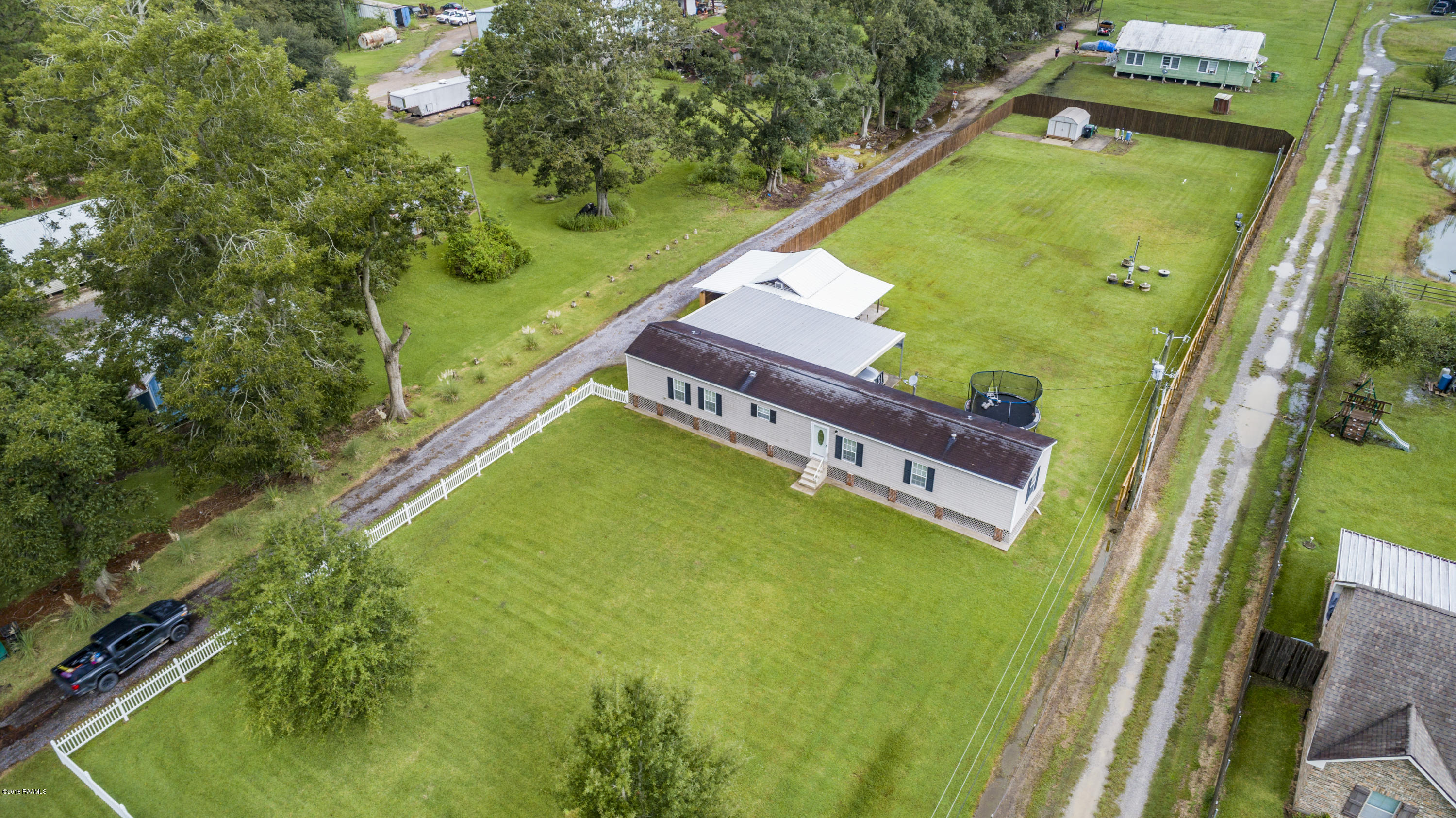 3418 Patoutville Road Jeanerette, LA 70544 - Photo 4 of 39 Front 5