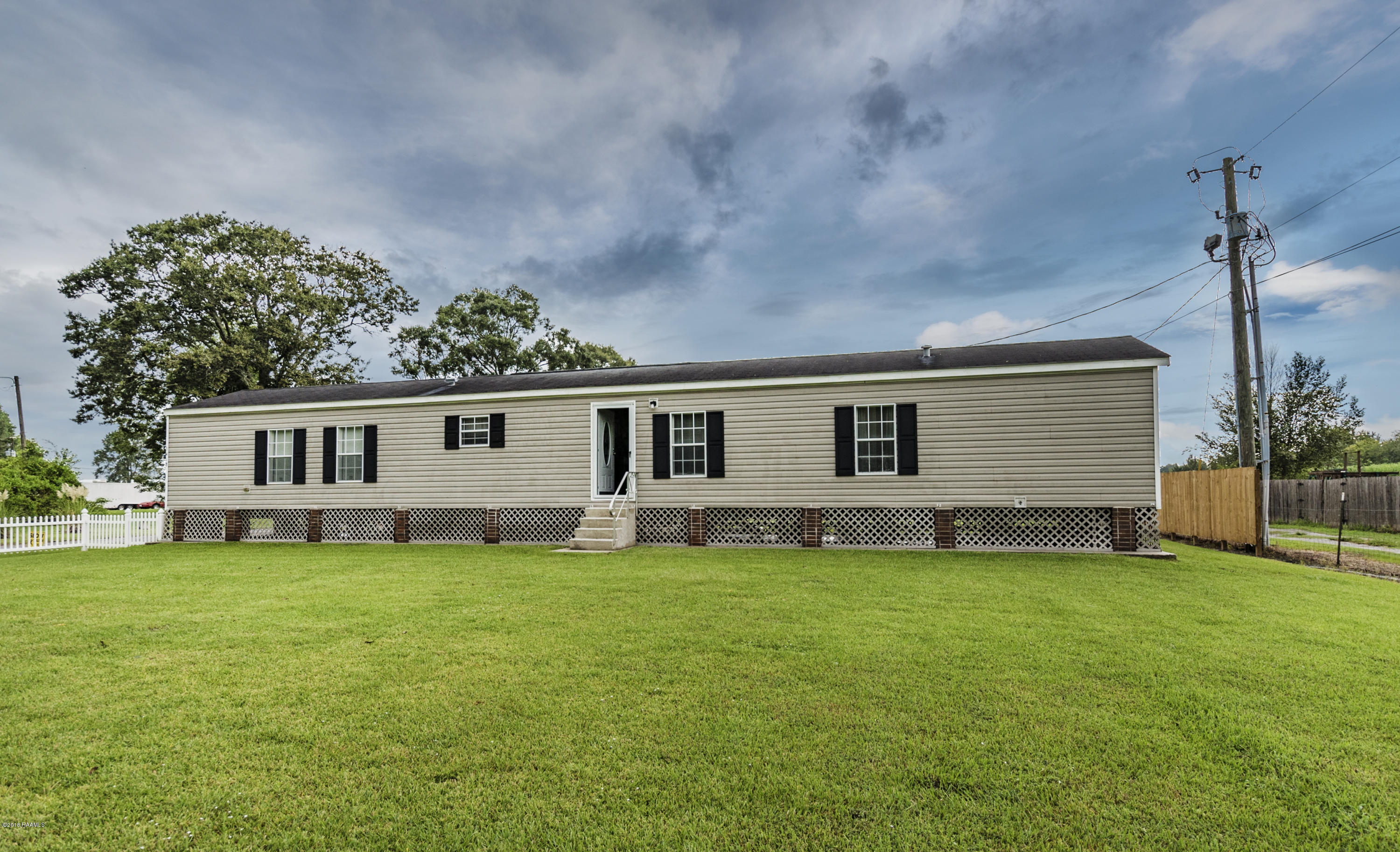 3418 Patoutville Road Jeanerette, LA 70544 - Photo 6 of 39 Front 2