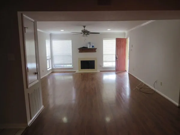 $2,194 | 3700 West Clay Street, Unit 244, Houston, TX 77019