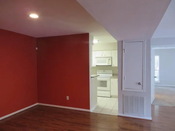 $2,194 | 3700 West Clay Street, Unit 244, Houston, TX 77019