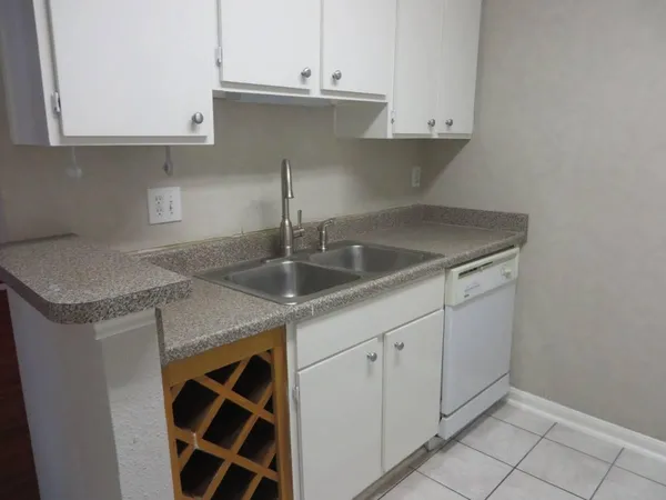 $2,194 | 3700 West Clay Street, Unit 244, Houston, TX 77019