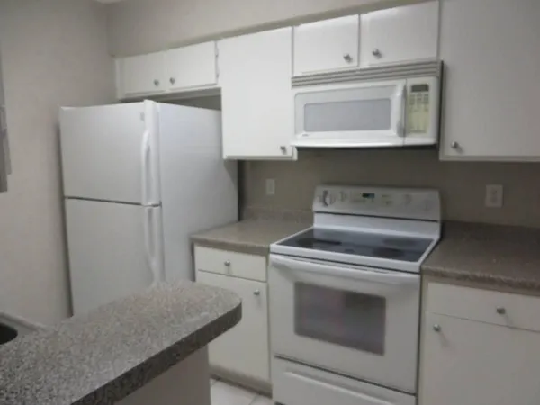 $2,194 | 3700 West Clay Street, Unit 244, Houston, TX 77019