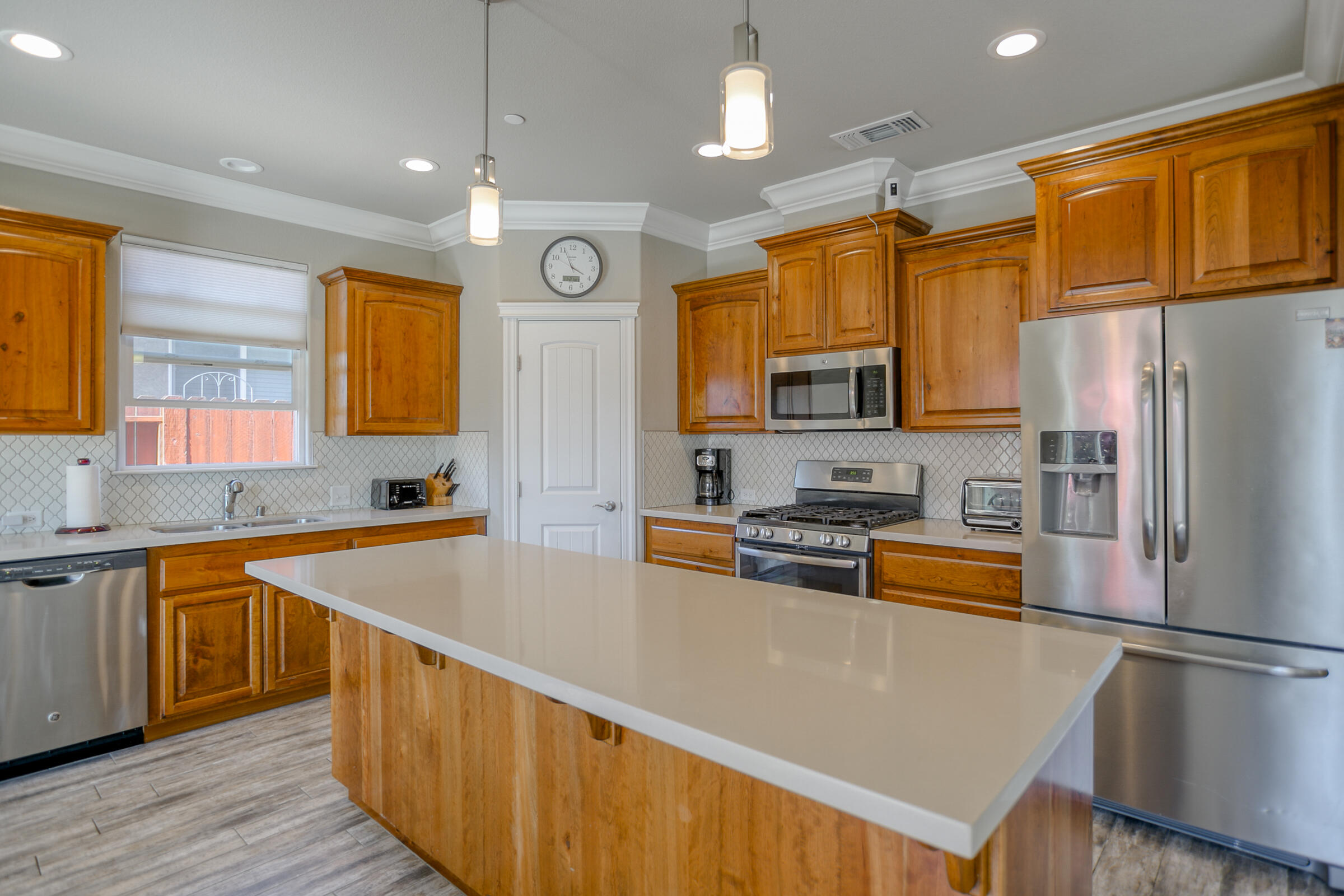 3433 Lemurian Road Redding, CA 96002 - Photo 11 of 32 IMG_6602