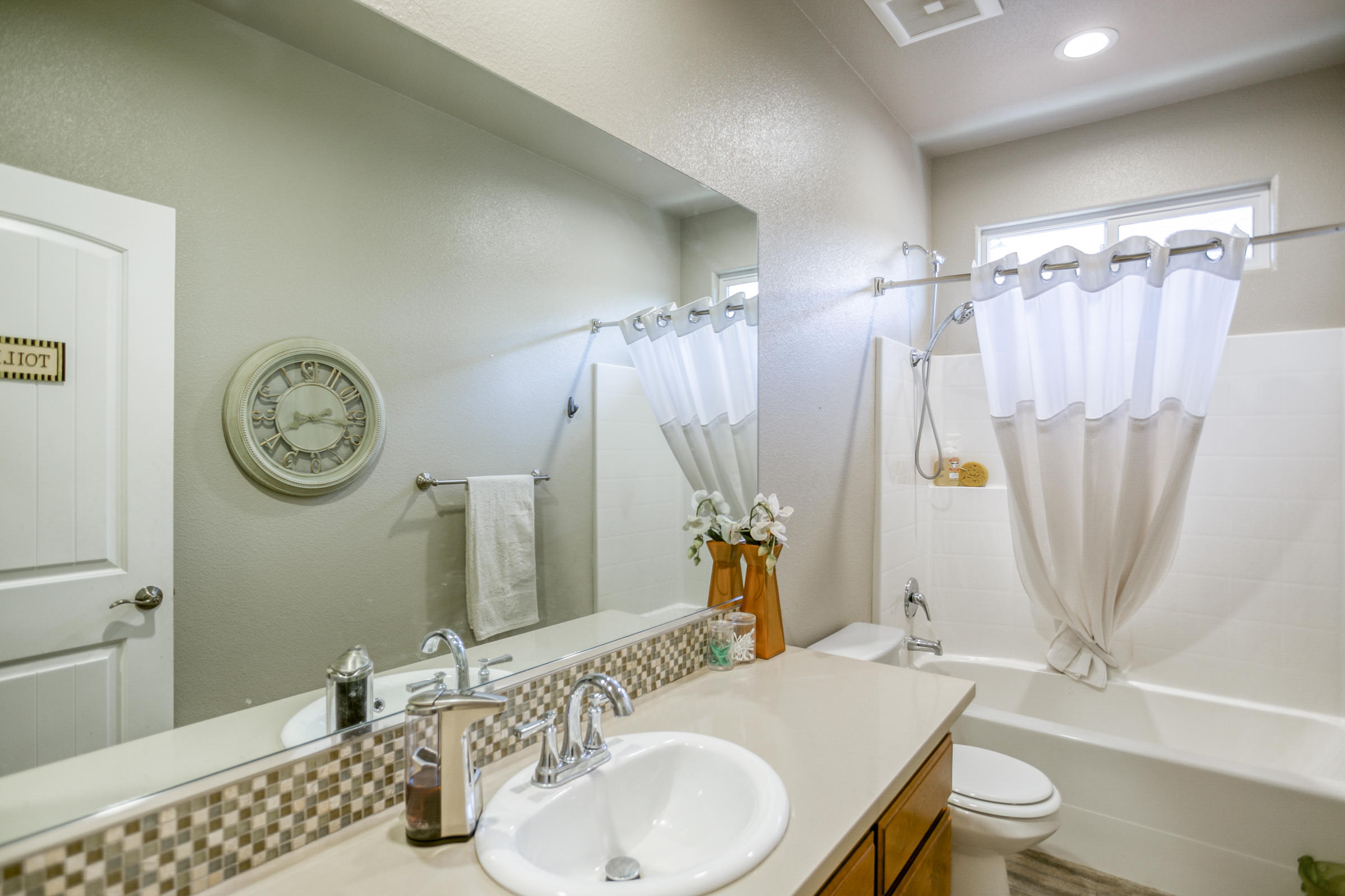 3433 Lemurian Road Redding, CA 96002 - Photo 16 of 32 IMG_6542