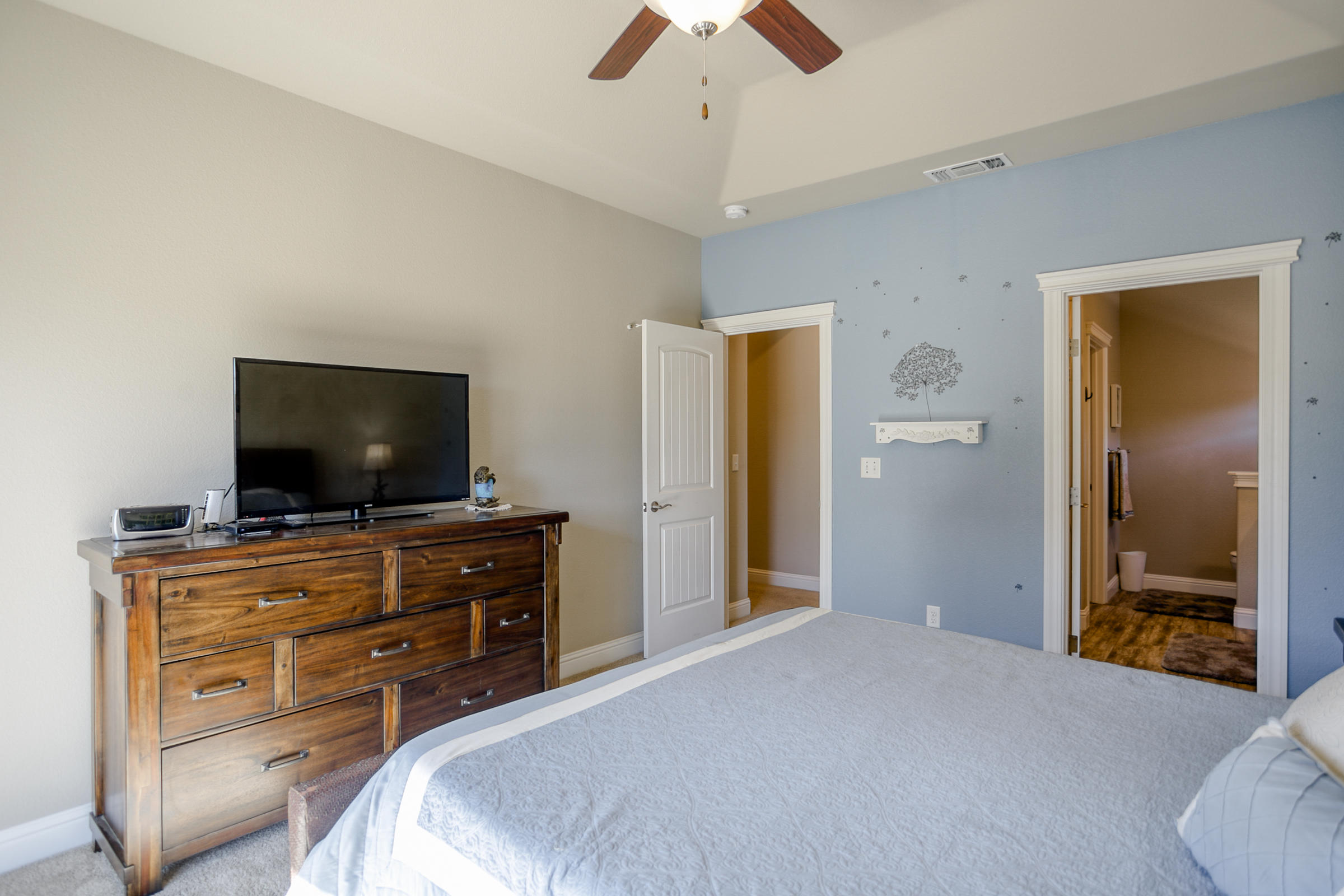 3433 Lemurian Road Redding, CA 96002 - Photo 24 of 32 IMG_6742