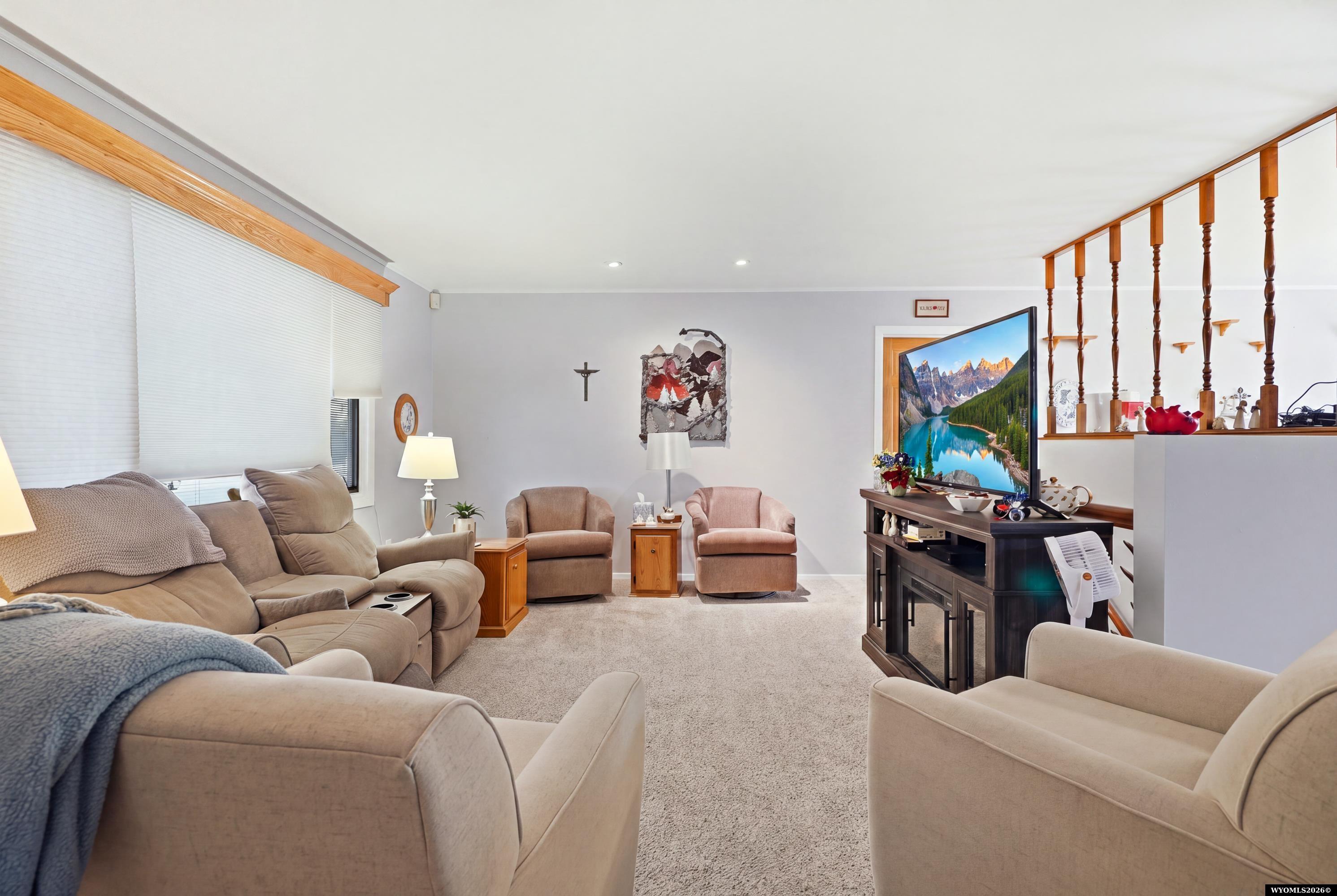 3865 Ridgecrest Drive Casper, WY 82604 - Photo 5 of 24 Gallery Image 5