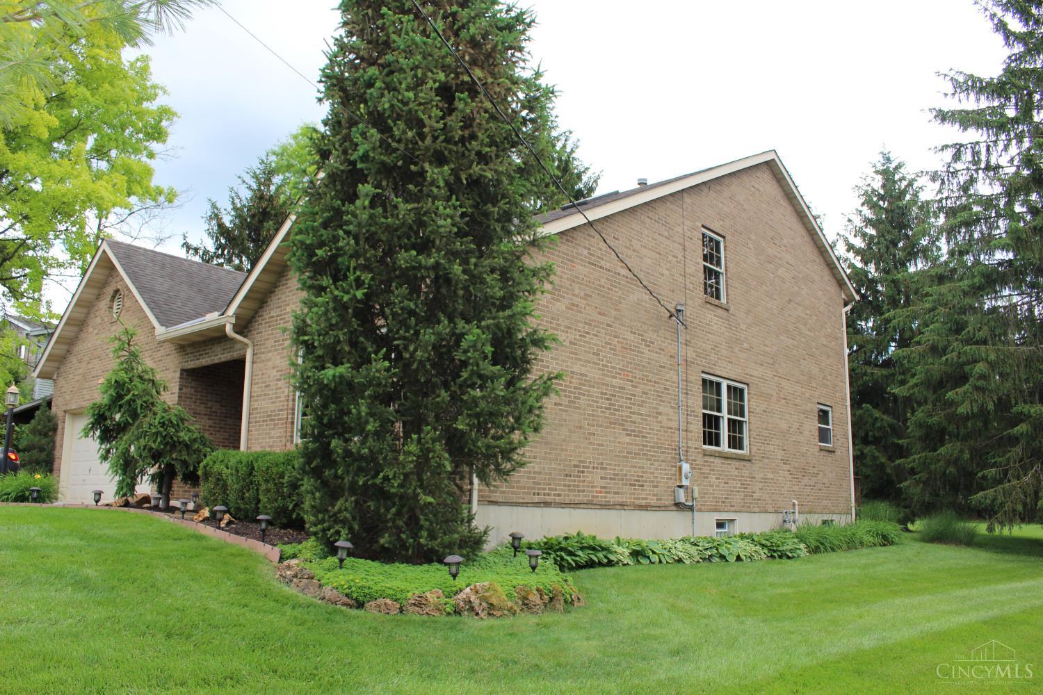 6529 Yankee Road Middletown, OH 45044 - Photo 2 of 56