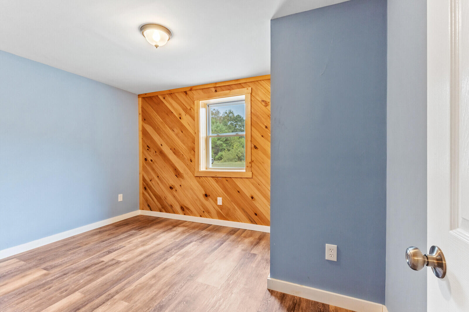 34 Canton Road Livermore, ME 04253 - Photo 17 of 53 18_BP5A0300_DxO_mls