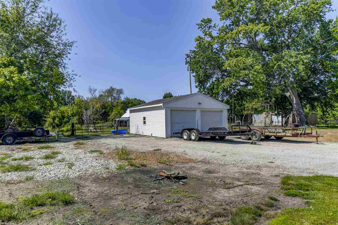 6200 Chicken Bristle Road Rochester, IL 62563 - Photo 5 of 16
