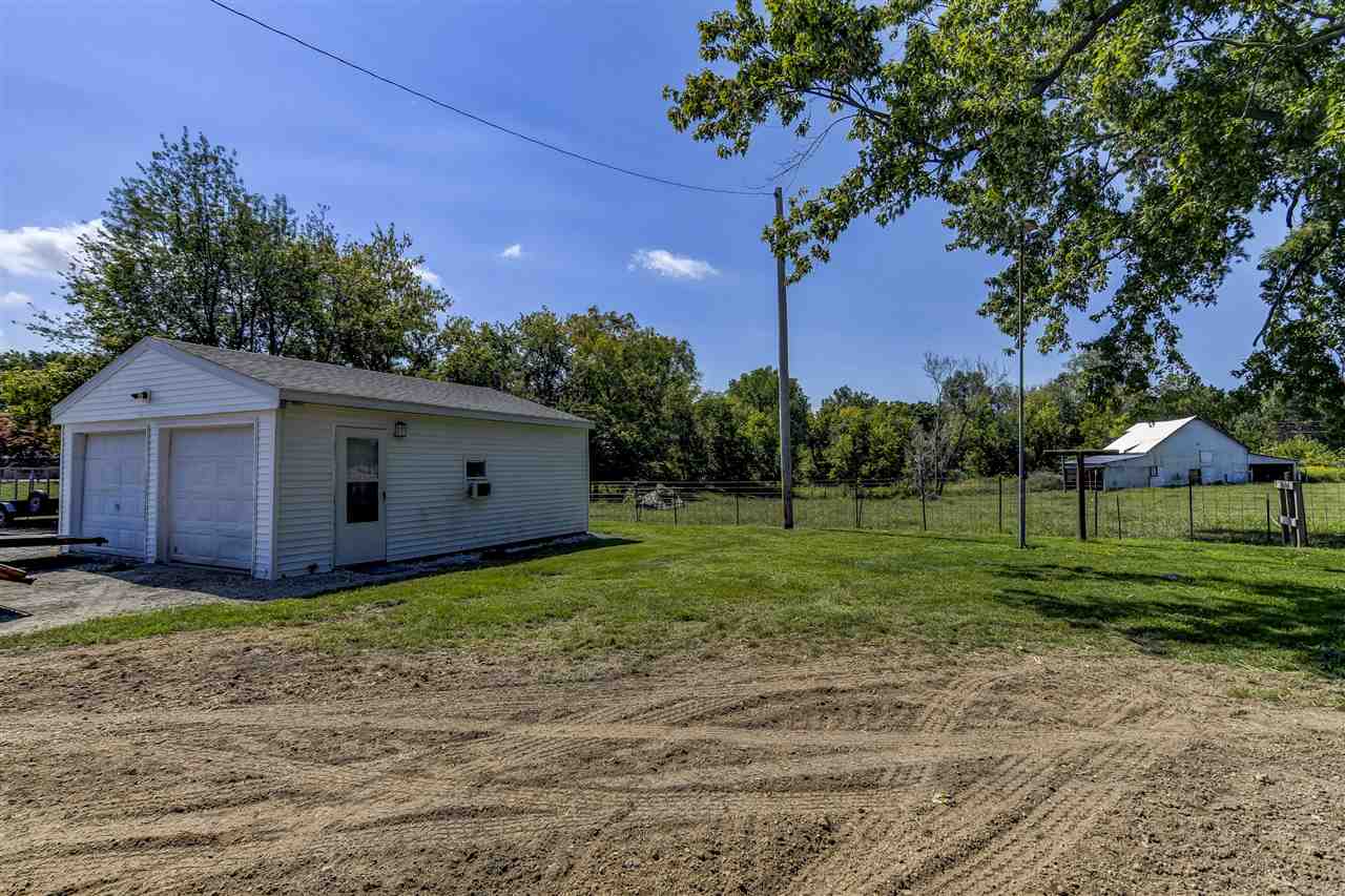 6200 Chicken Bristle Road Rochester, IL 62563 - Photo 6 of 16