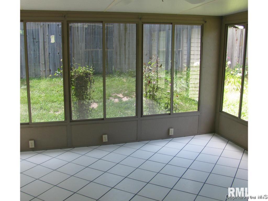 8025 West Outer Road Sherman, IL 62684 - Photo 16 of 30 Gallery Image 16