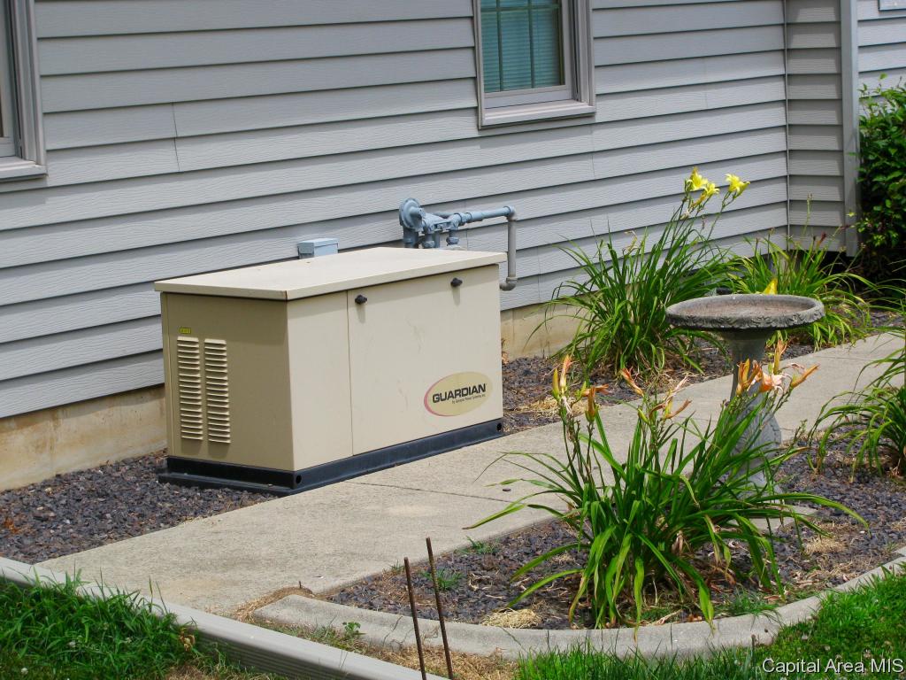8025 West Outer Road Sherman, IL 62684 - Photo 20 of 30 Gallery Image 20