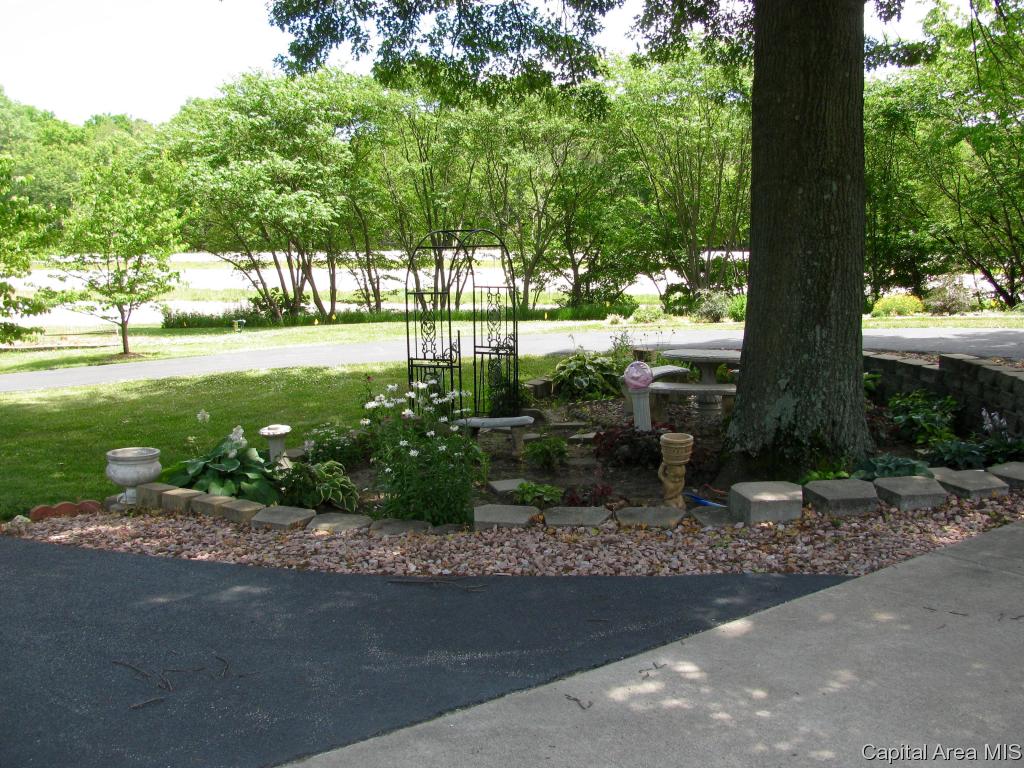 8025 West Outer Road Sherman, IL 62684 - Photo 21 of 30 Gallery Image 21
