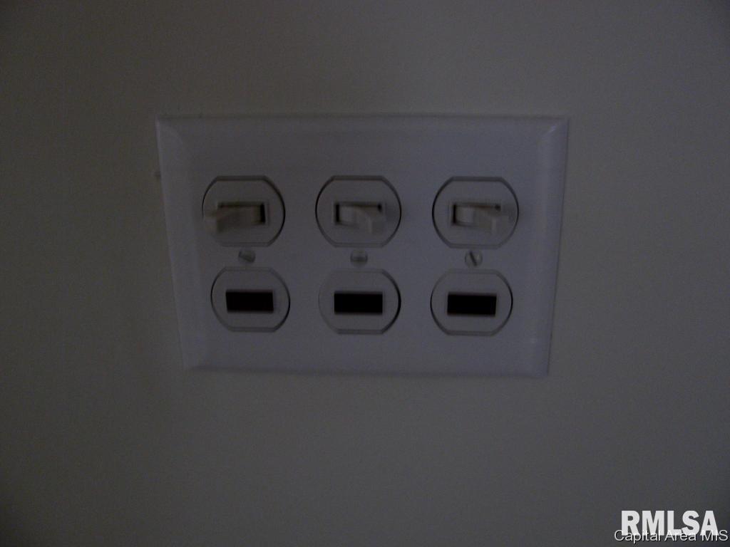 8025 West Outer Road Sherman, IL 62684 - Photo 30 of 30 Gallery Image 30
