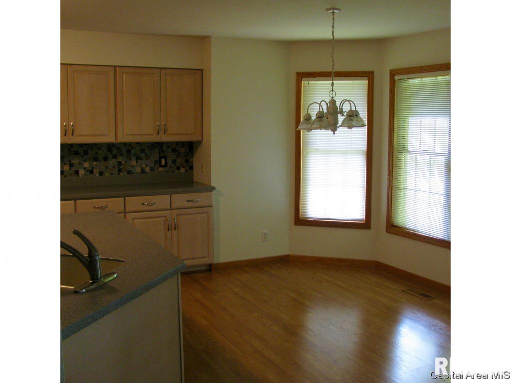 8025 West Outer Road Sherman, IL 62684 - Photo 7 of 30 Gallery Image 7