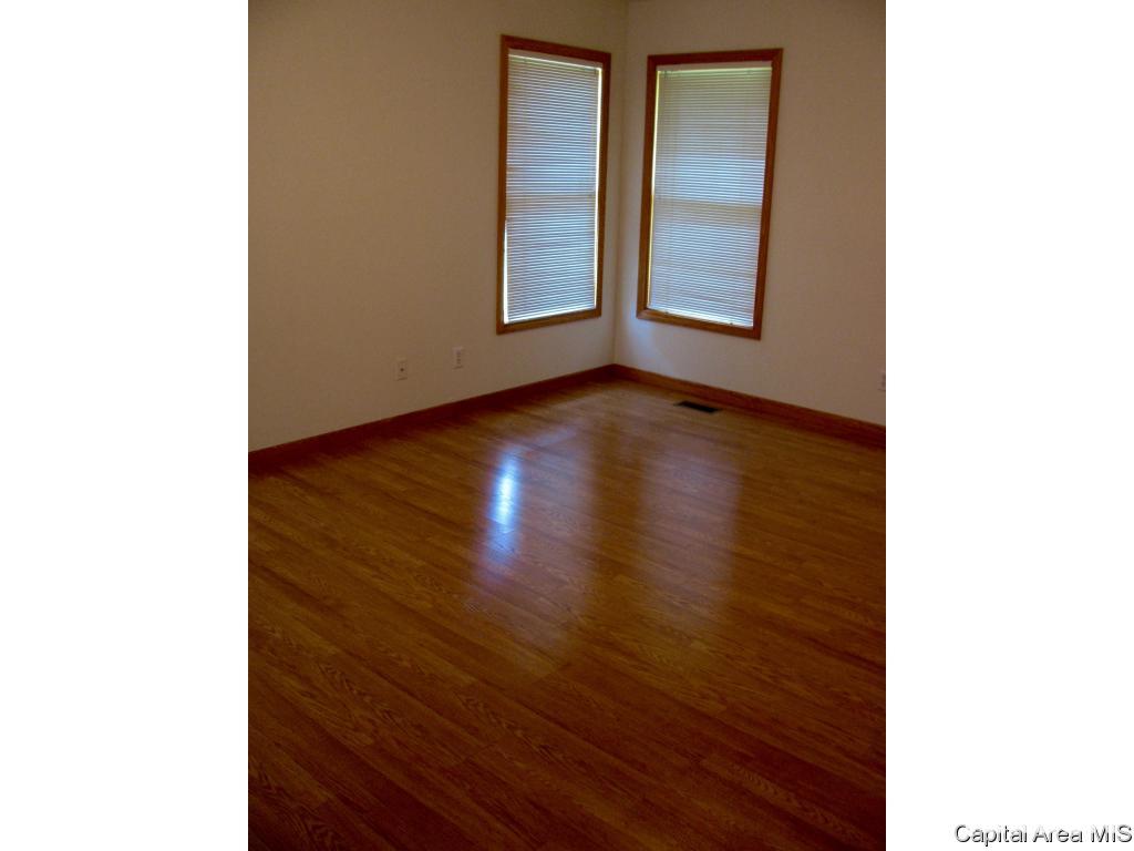 8025 West Outer Road Sherman, IL 62684 - Photo 10 of 30 Gallery Image 10