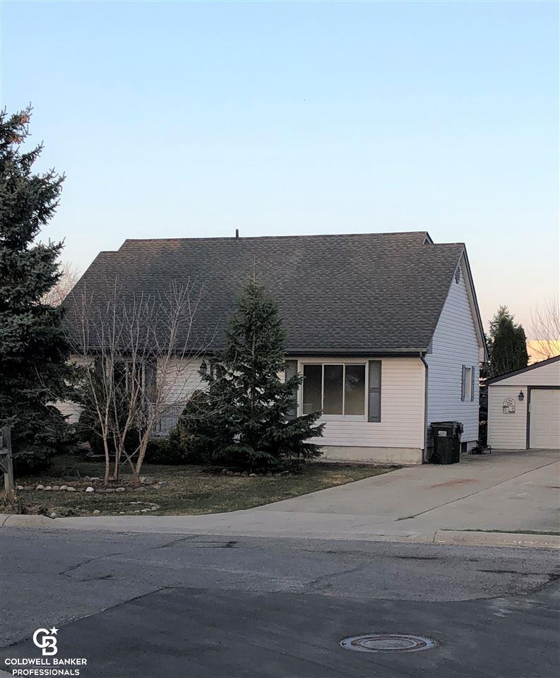 2510 Dearborn Avenue Rochester Hills, MI 48309 - Photo 3 of 48
