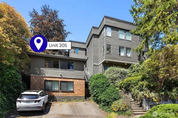 $440,000 | 4111 Whitman Avenue North, Unit 205, Seattle, WA 98103