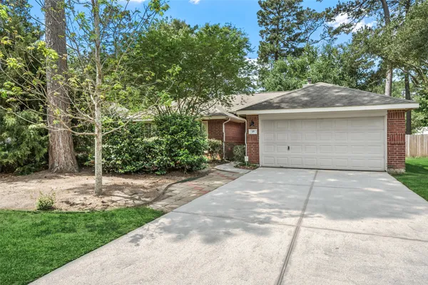$365,000 | 15 Gold Leaf Place, The Woodlands, TX 77384