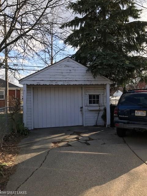 22000 Moross Road Grosse Pointe, MI 48236 - Photo 20 of 21 50018869-19.JPG