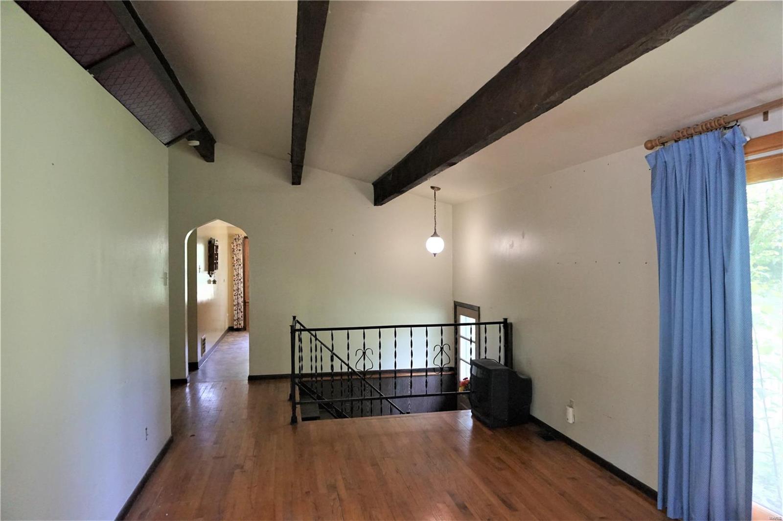 3043 Yaeger Road St. Louis, MO 63129 - Photo 2 of 17 Gallery Image 2