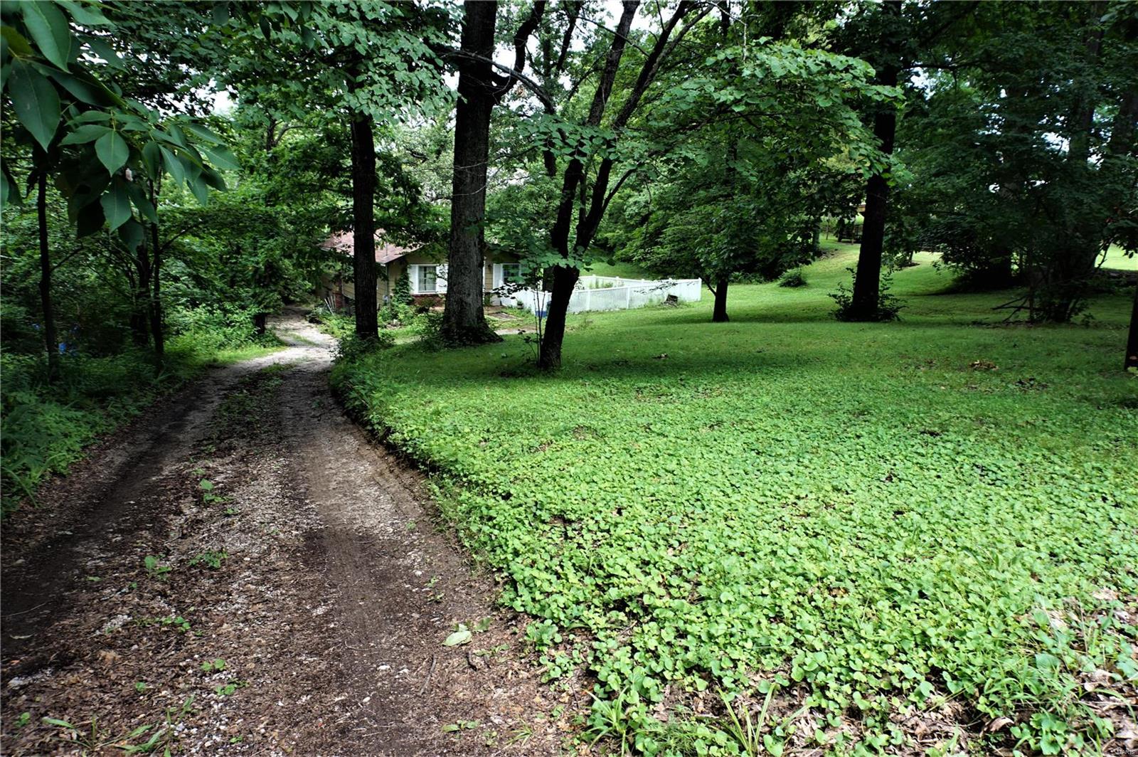 3043 Yaeger Road St. Louis, MO 63129 - Photo 16 of 17 Gallery Image 16