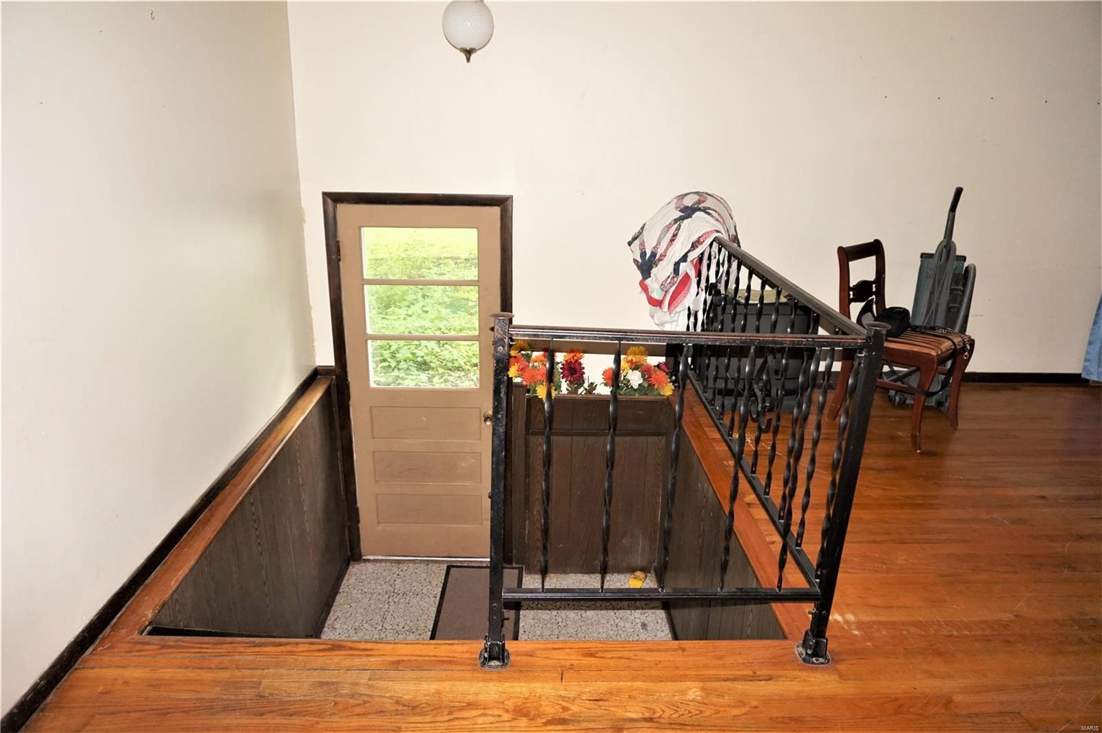 3043 Yaeger Road St. Louis, MO 63129 - Photo 3 of 17 Gallery Image 3