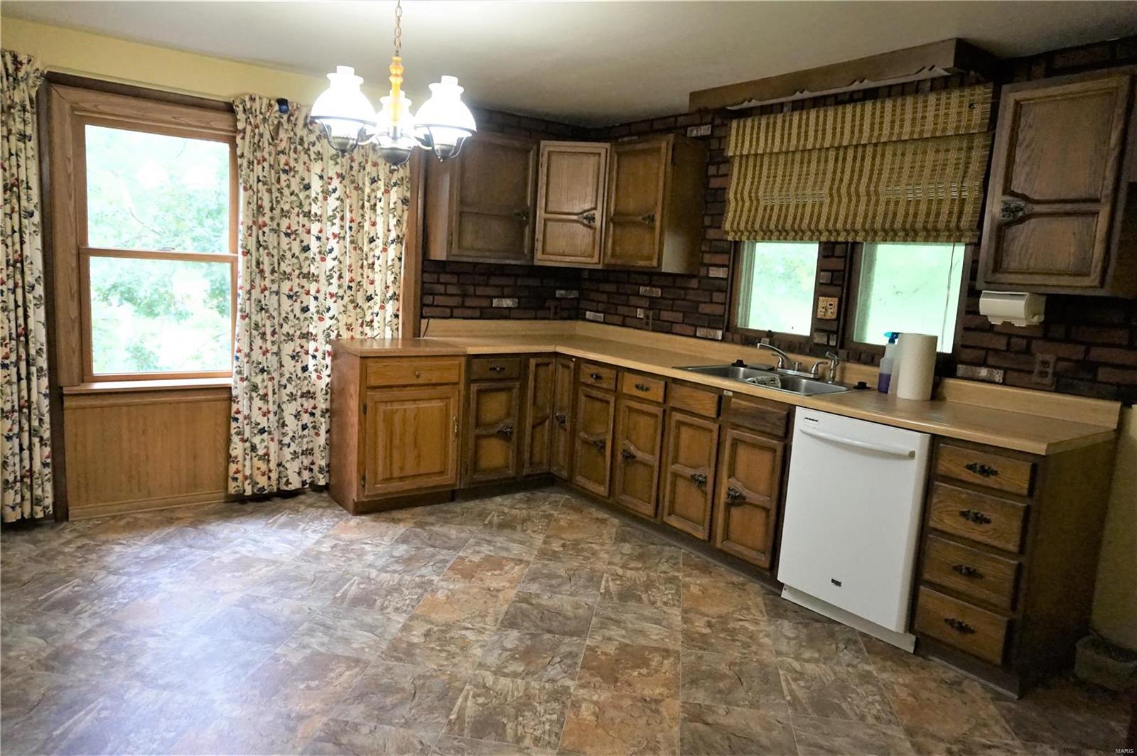 3043 Yaeger Road St. Louis, MO 63129 - Photo 4 of 17 Gallery Image 4