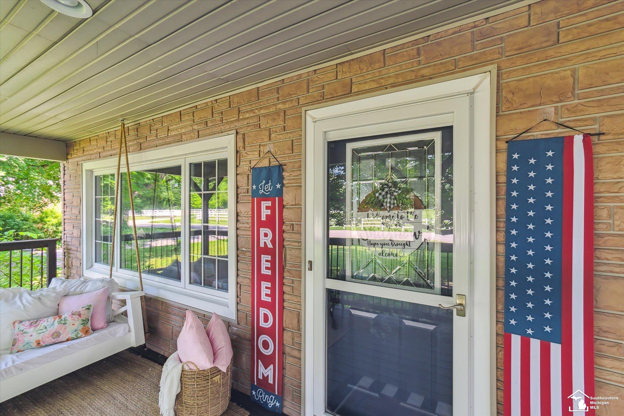 221 East Temperance Road Temperance, MI 48182 - Photo 6 of 66 50114157-5.JPG