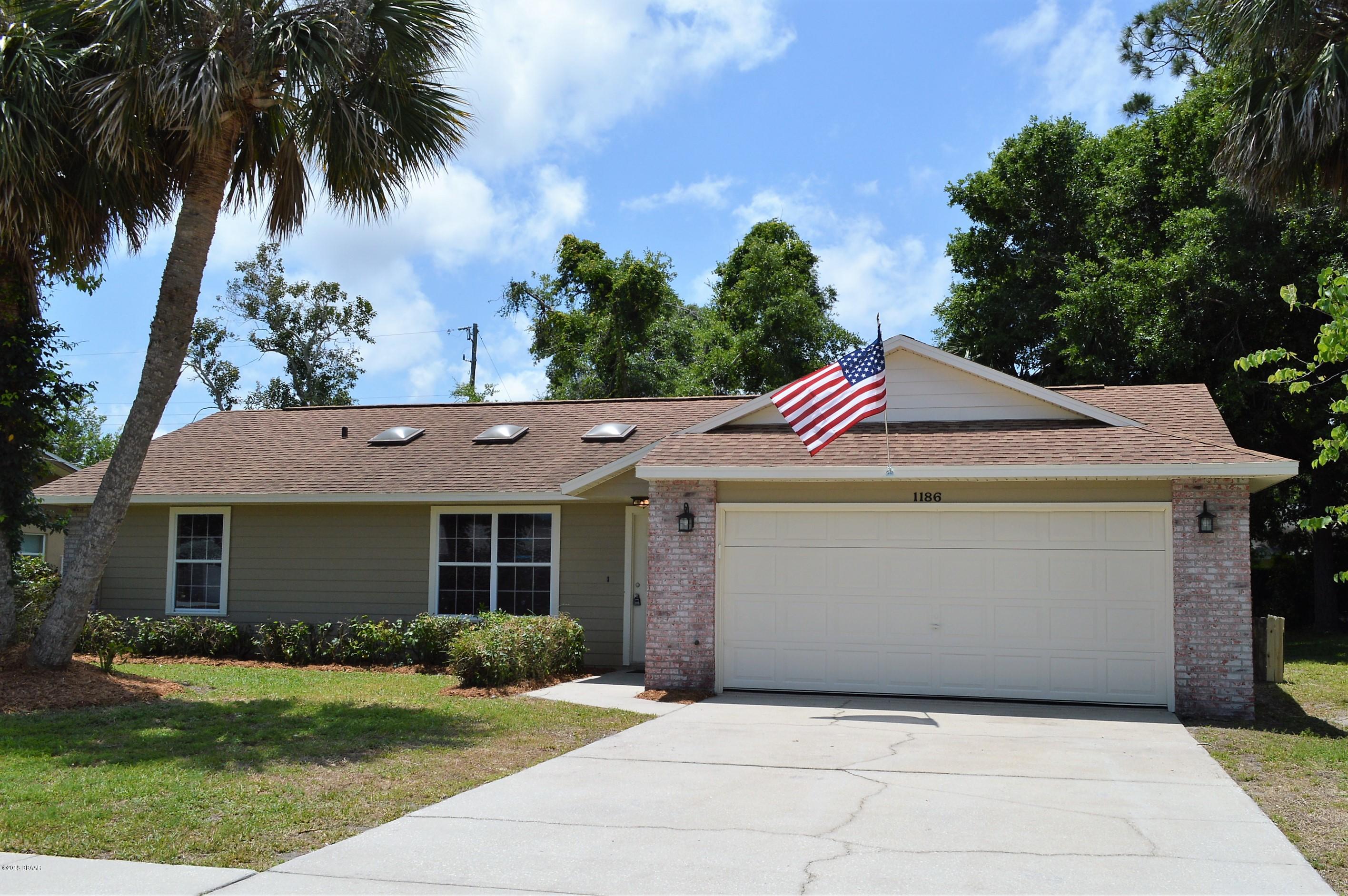1186 Suwanee Road Daytona Beach, FL 32114 - Photo 3 of 23 DSC_0003