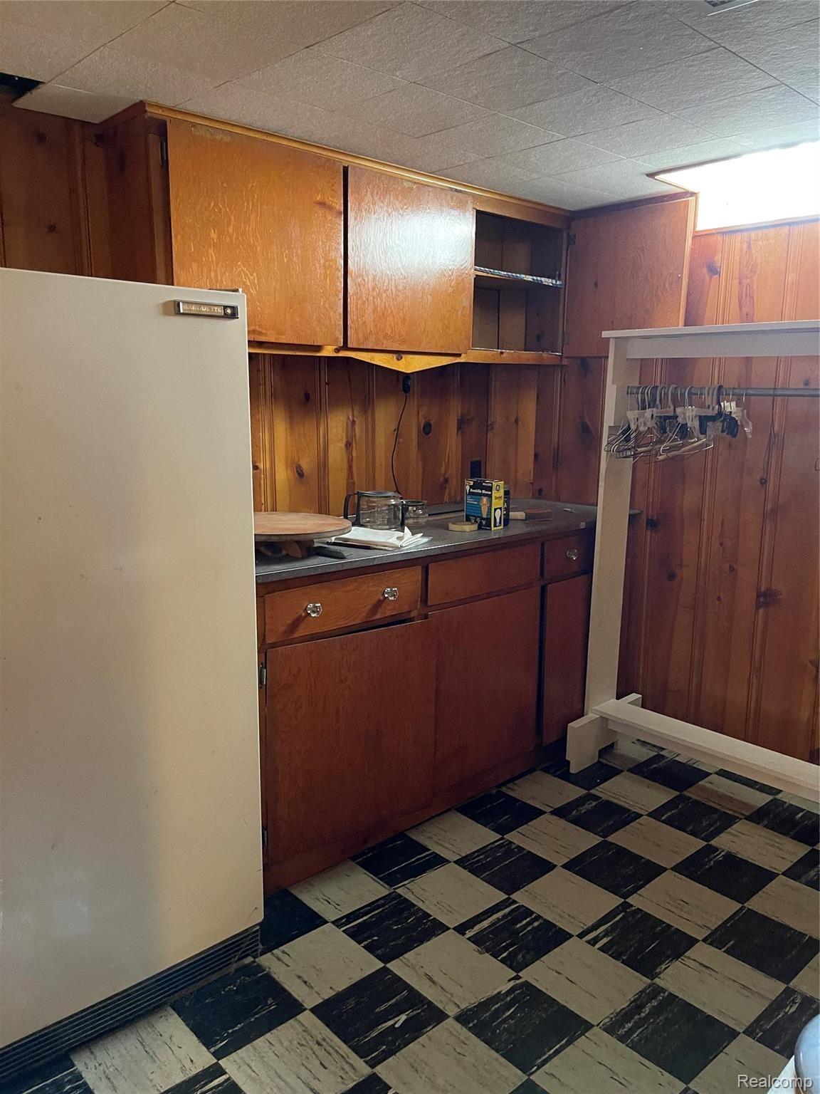 7882 Harding Street Taylor, MI 48180 - Photo 15 of 16 F056FA4F-3B0B-490D-A2E6-6B6A6FC51AC7.jpeg