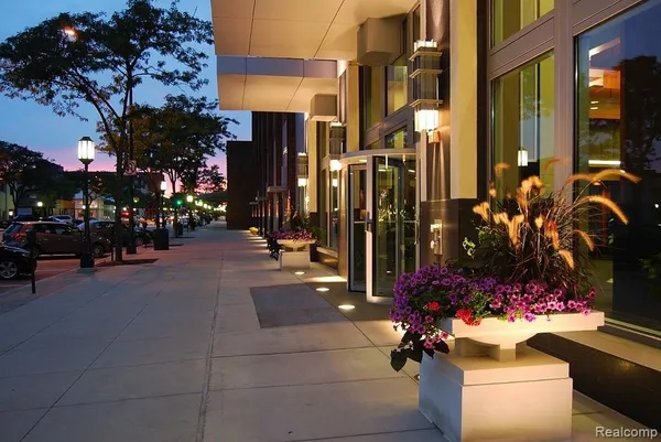 $299,900 | 411 South Old Woodward Avenue, Unit 815, Birmingham, MI 48009