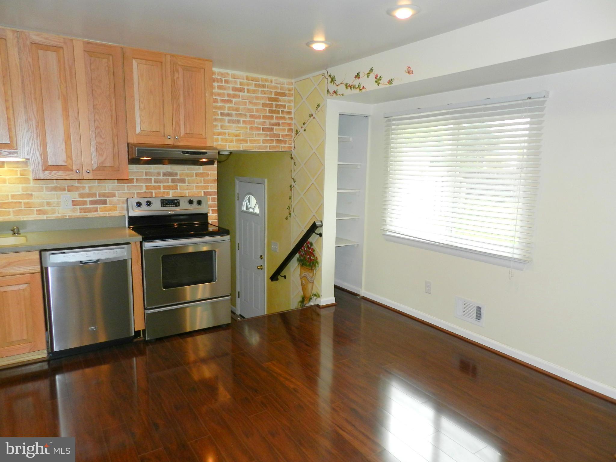 17116 Hoskinson Road Poolesville, MD 20837 - Photo 5 of 28 Kitchen