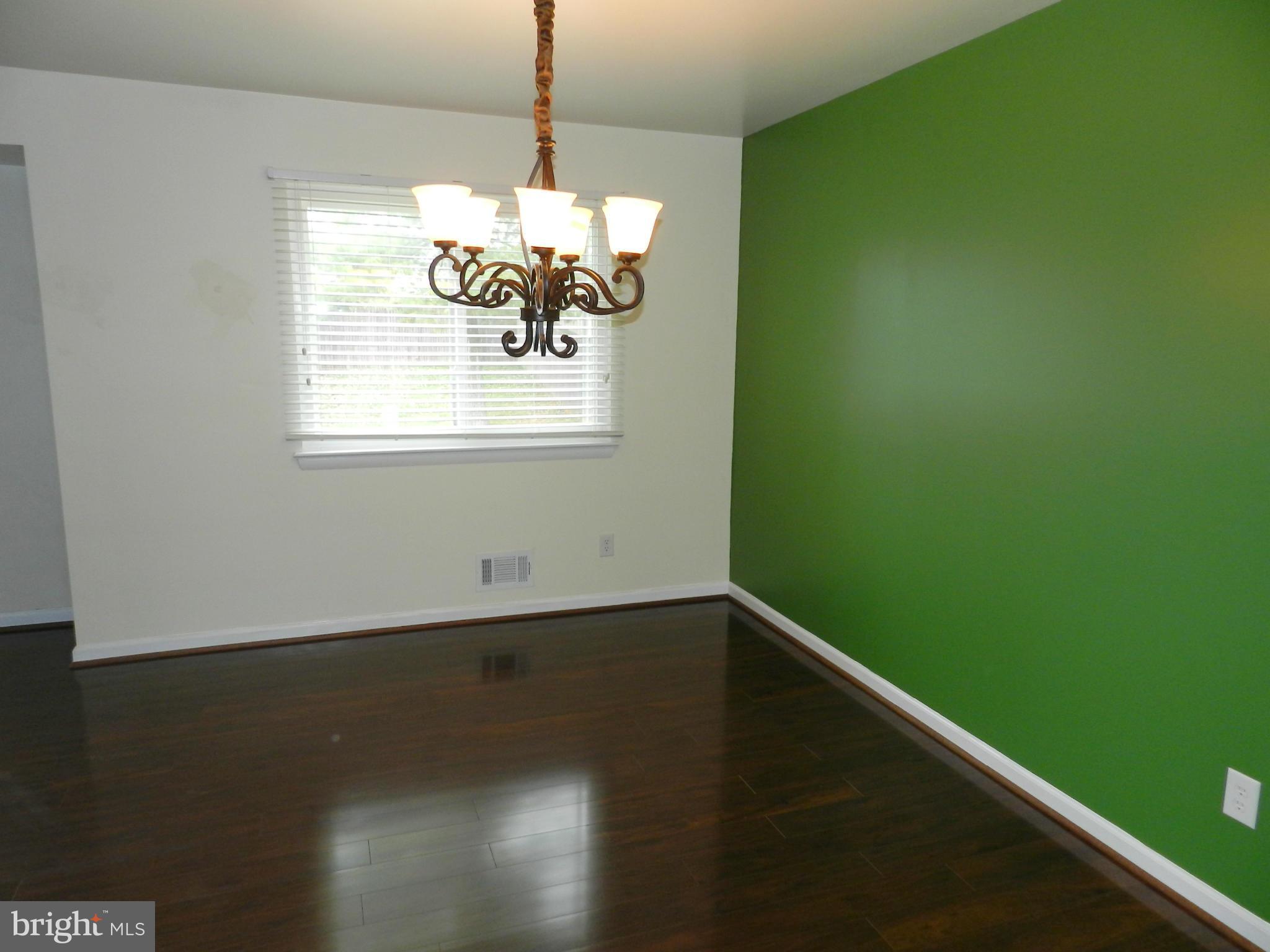 17116 Hoskinson Road Poolesville, MD 20837 - Photo 8 of 28 Dining Room