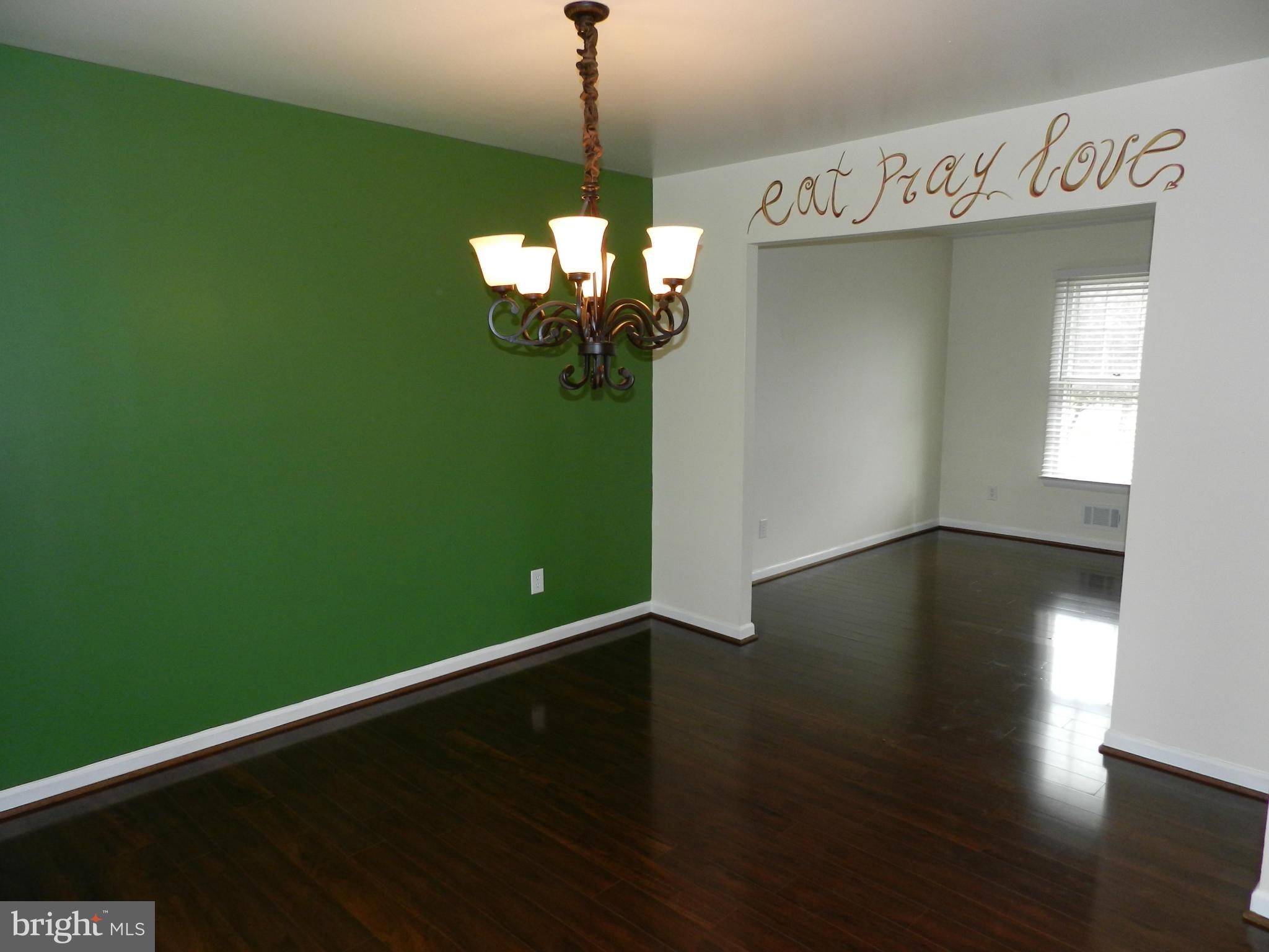 17116 Hoskinson Road Poolesville, MD 20837 - Photo 9 of 28 Dining Room