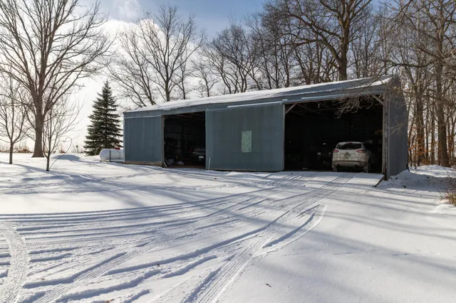 $300,000 | 40201 231st Avenue, Browerville, MN 56438