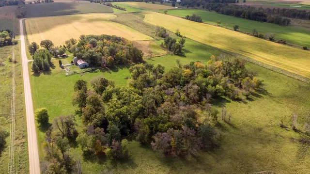 $300,000 | 40201 231st Avenue, Browerville, MN 56438