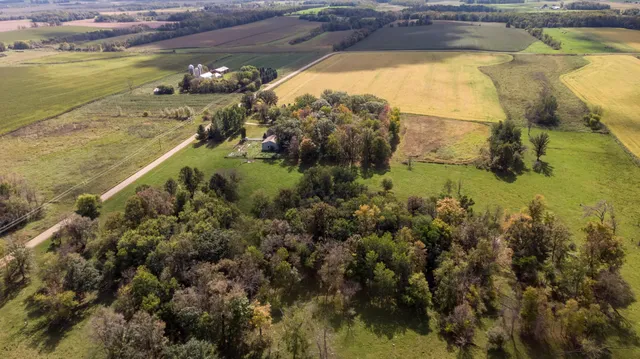 $300,000 | 40201 231st Avenue, Browerville, MN 56438