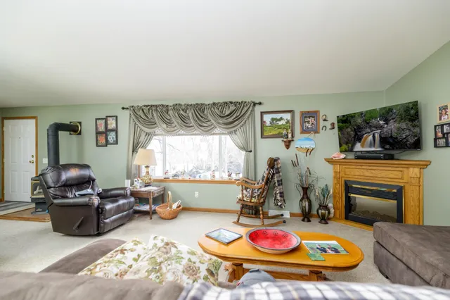 $300,000 | 40201 231st Avenue, Browerville, MN 56438