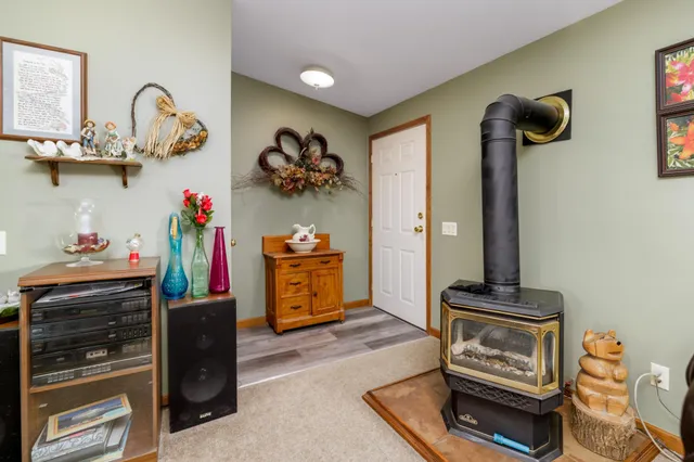 $300,000 | 40201 231st Avenue, Browerville, MN 56438