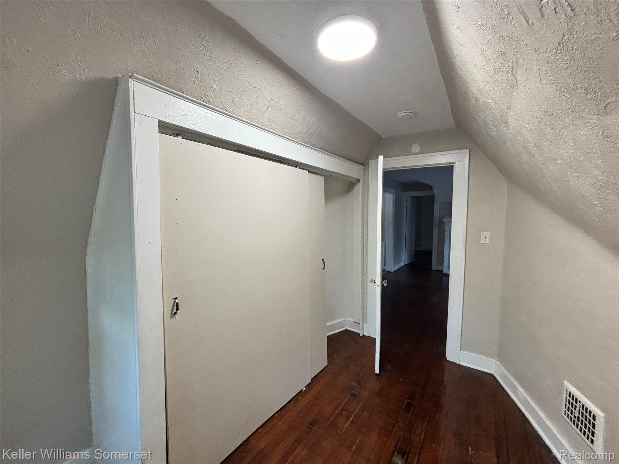 5783 Yorkshire Road Detroit, MI 48224 - Photo 6 of 13 IMG_1123.JPG