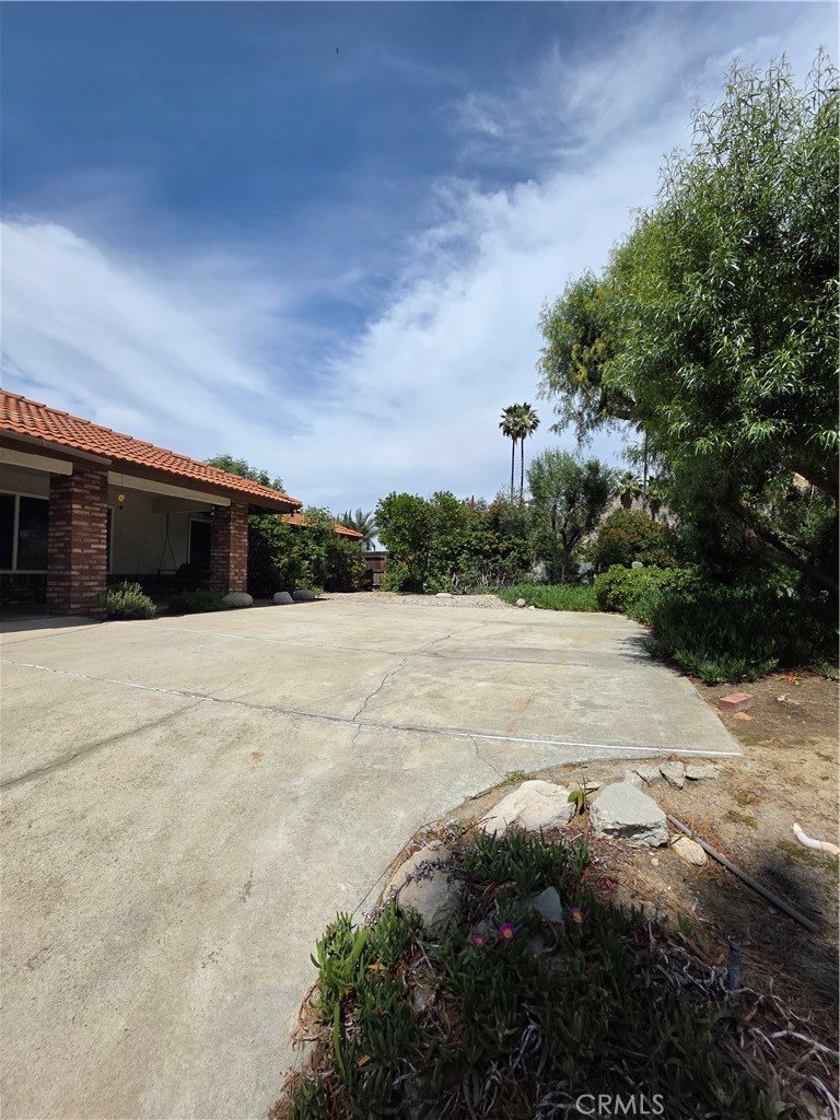 11542 Cornell Avenue Riverside, CA 92507 - Photo 3 of 33