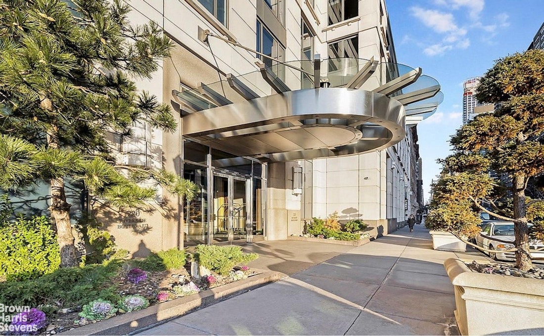220 Riverside Boulevard, Unit 4B Manhattan, NY 10069 - Photo 12 of 14 Gallery Image 12