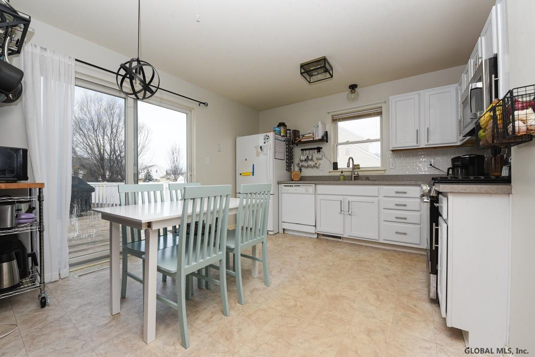 35 Holly Mill Road Bethlehem, NY 12158 - Photo 14 of 26 Photo 14