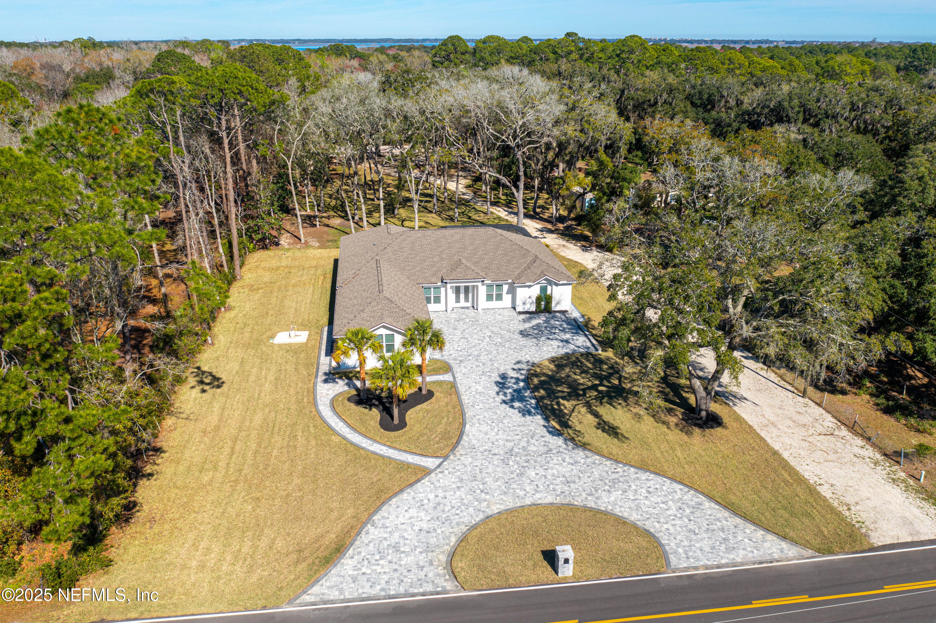 95494 Arbor Lane Fernandina Beach, FL 32034 - Photo 2 of 45 a view of a couches in a balcony