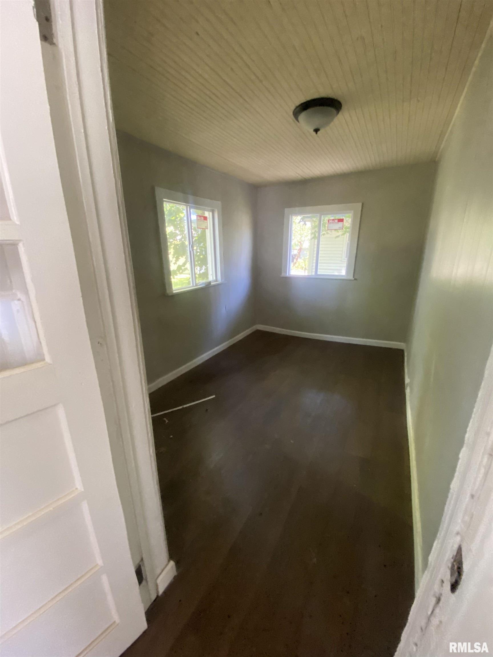 624 East Maple Street Canton, IL 61520 - Photo 8 of 29