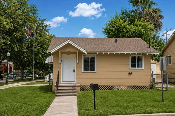 $1,095 | 38443 6th Avenue, Zephyrhills, FL 33542