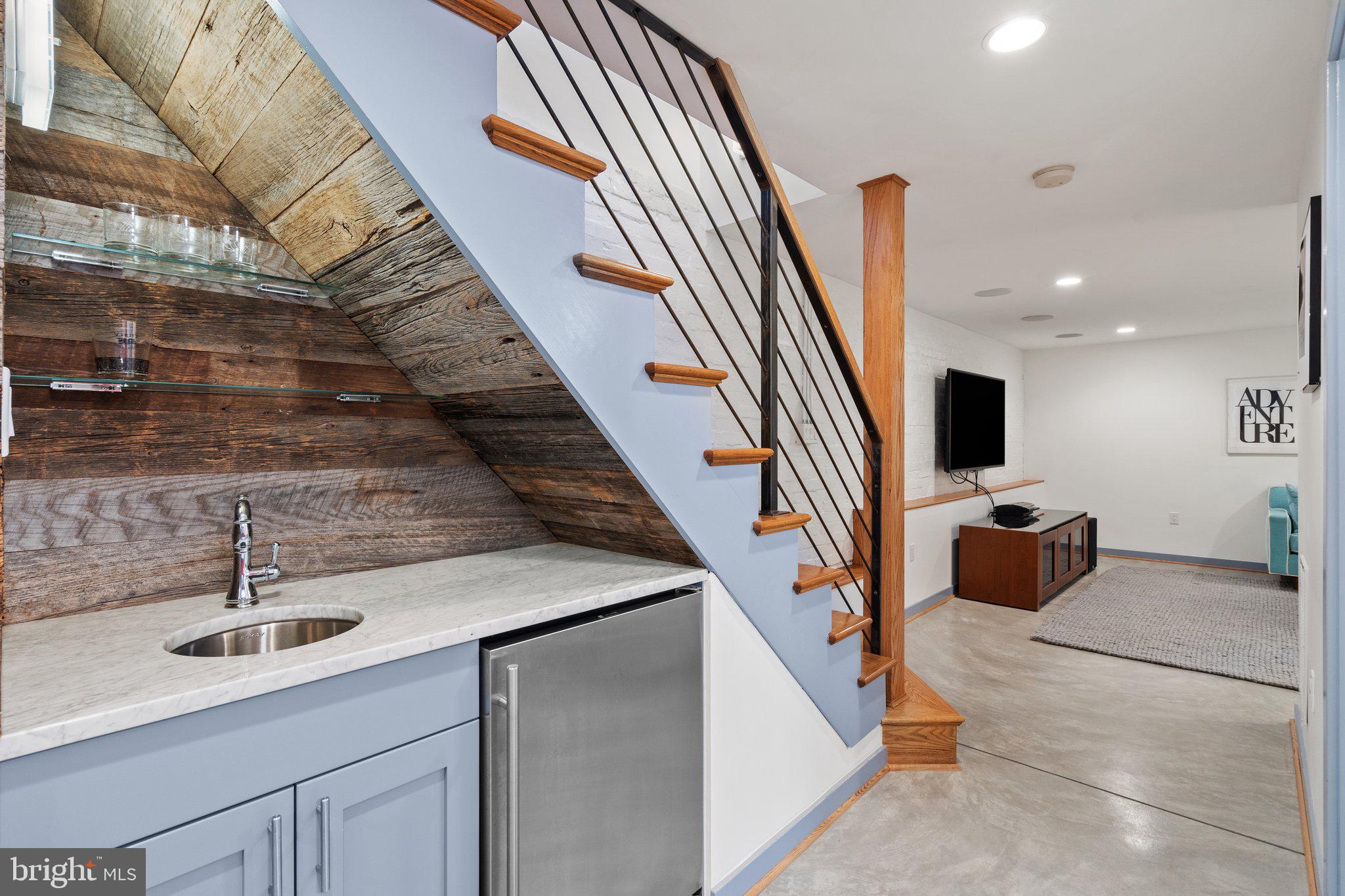 260 15th Street Southeast Washington, DC 20003 - Photo 31 of 41 Wet bar with reclaimed wood