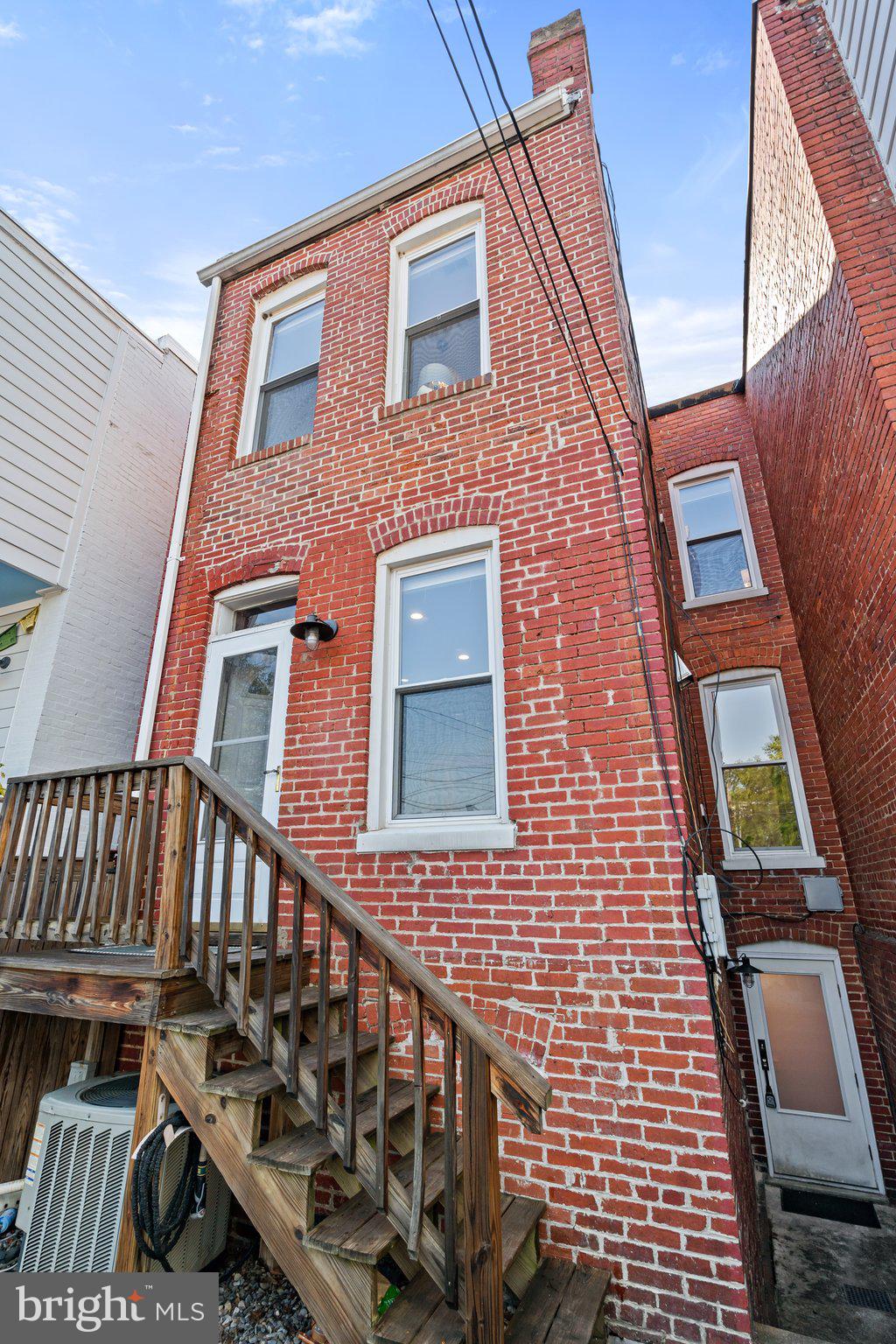 260 15th Street Southeast Washington, DC 20003 - Photo 40 of 41 Rear elevation