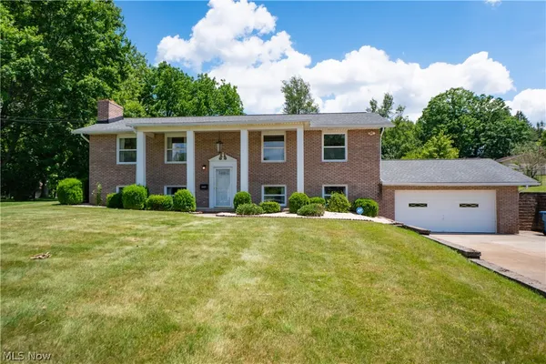 $349,900 | 2421 Fairview Road, Uniontown, OH 44685